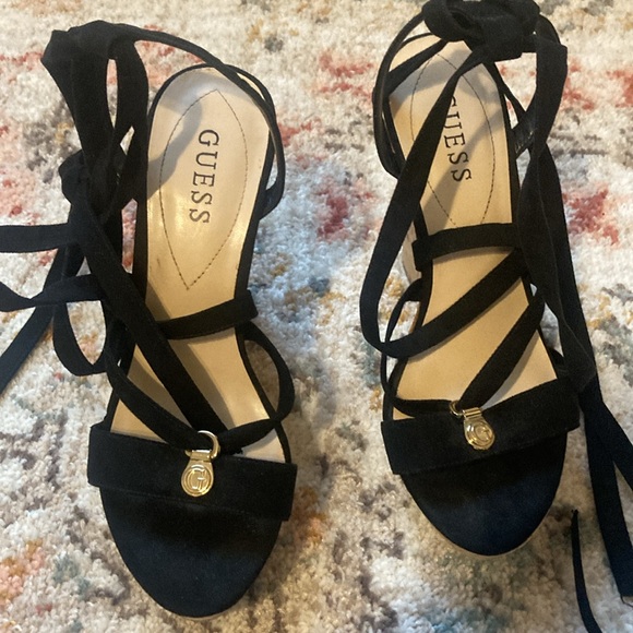 Guess wrap wedges - Picture 2 of 4